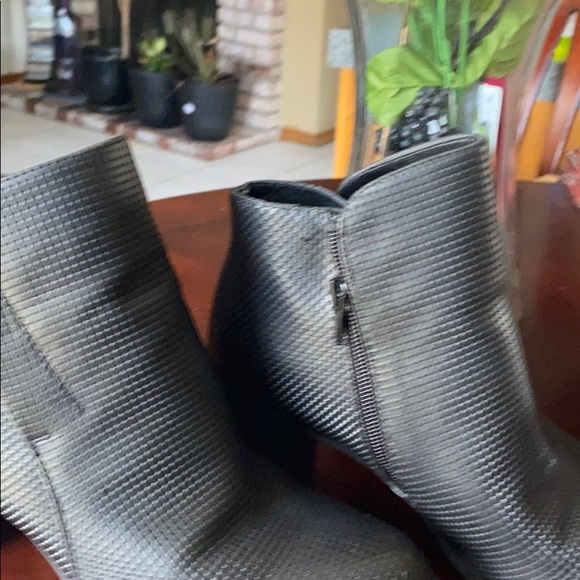 Boots - Picture 5 of 11